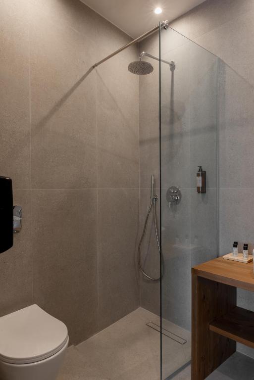 Μπάνιο με walk-in shower